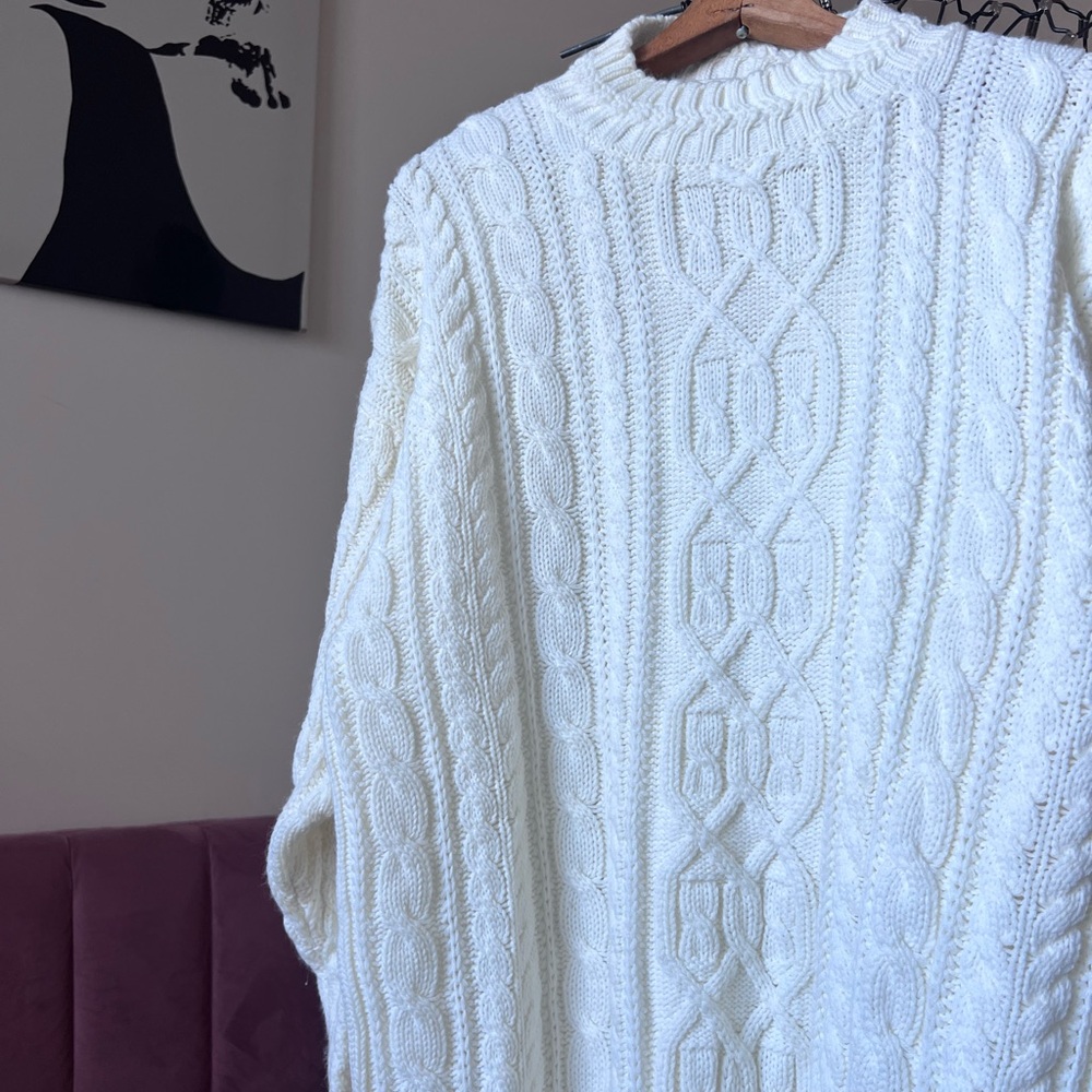 Women’s Vintage White‎ Cable Knit Sweater Size L Classic Cozy